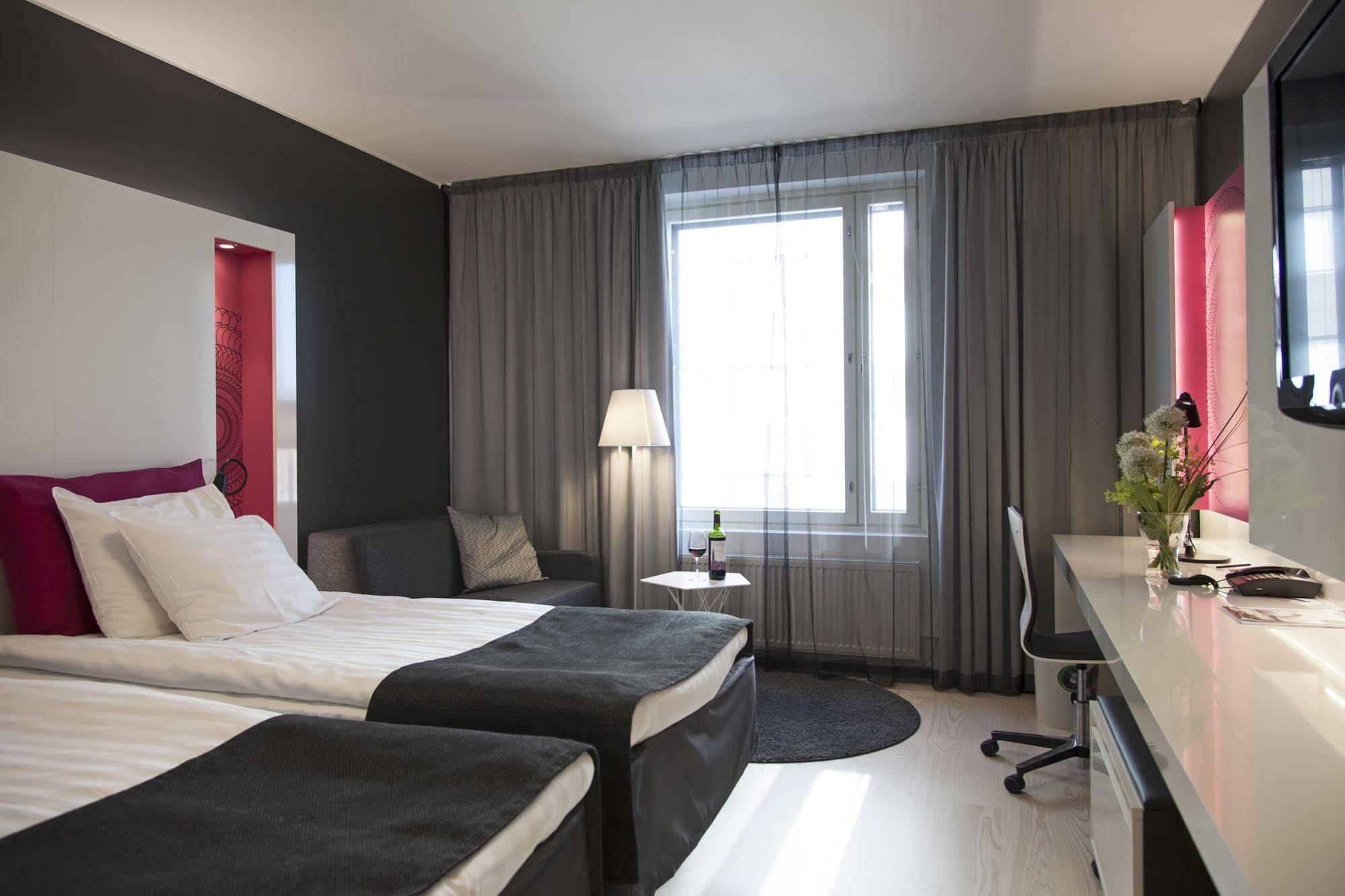 Hotel Scandic Station 4*